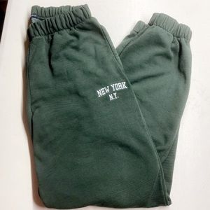 *TRADED* brandy melville rosa new york sweatpants